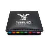 Set de notas y banderitas adhesivas de colores en estuche negro de curpiel con logo de águila de la SCJN impreso en serigrafía